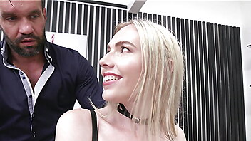 Hi simo mouni, γλυψιμο μπαλακια, χυσιμο πρωκτου, gaping gangbang, διπλο πρωκτικο
