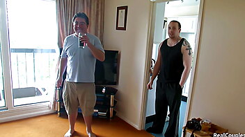 Diva se na porno, spit spitting, roubíky, holky koukají na por.o, pozorování páru