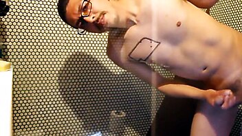 Wank on her, cumshot on the glass, his glasses on, young solo, amateur cummins, cumshot cum masturbation jerking off