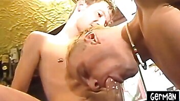 European threesome, homemade threesome blowjob, gay giving head, trío, threesome porno