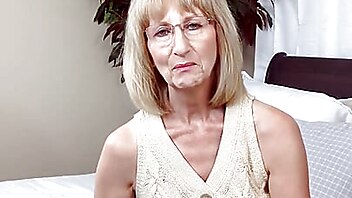 Porno få ama tør, dildo walk, men, titsjob, amatørhandjob