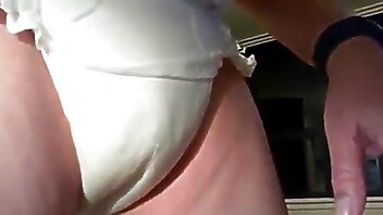 Porno gay, diaper crossdressing, gay webcam amateur, gay diaper, diaper wetting, tee in movie