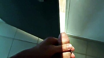 Velký zadek dildo, wife toys, masturbace s robertkem, amaterka masturbuje, manžel nachita manzelku